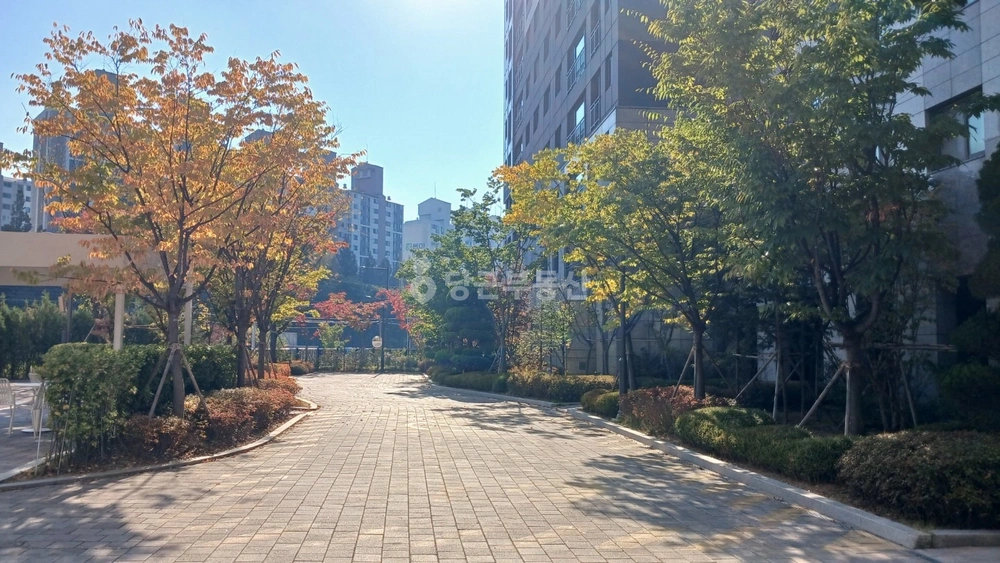 충청남도 천안시 동남구 신부동 아파트 사진 1