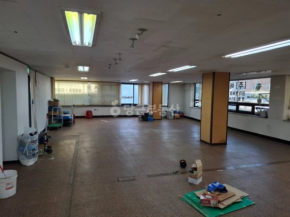 서울특별시 서대문구 창천동 상가 사진 1