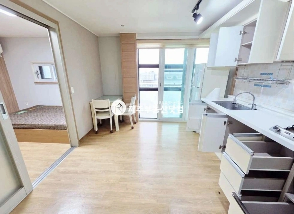 제주특별자치도 제주시 외도일동 원룸 사진 1