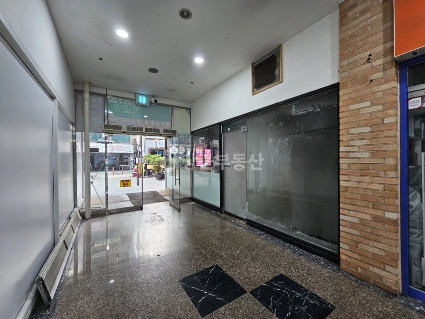 대전광역시 서구 괴정동 상가 사진 1