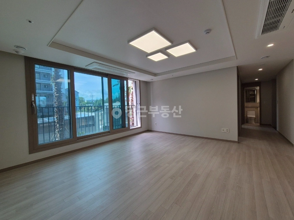 제주특별자치도 제주시 용담2동 아파트 사진 1