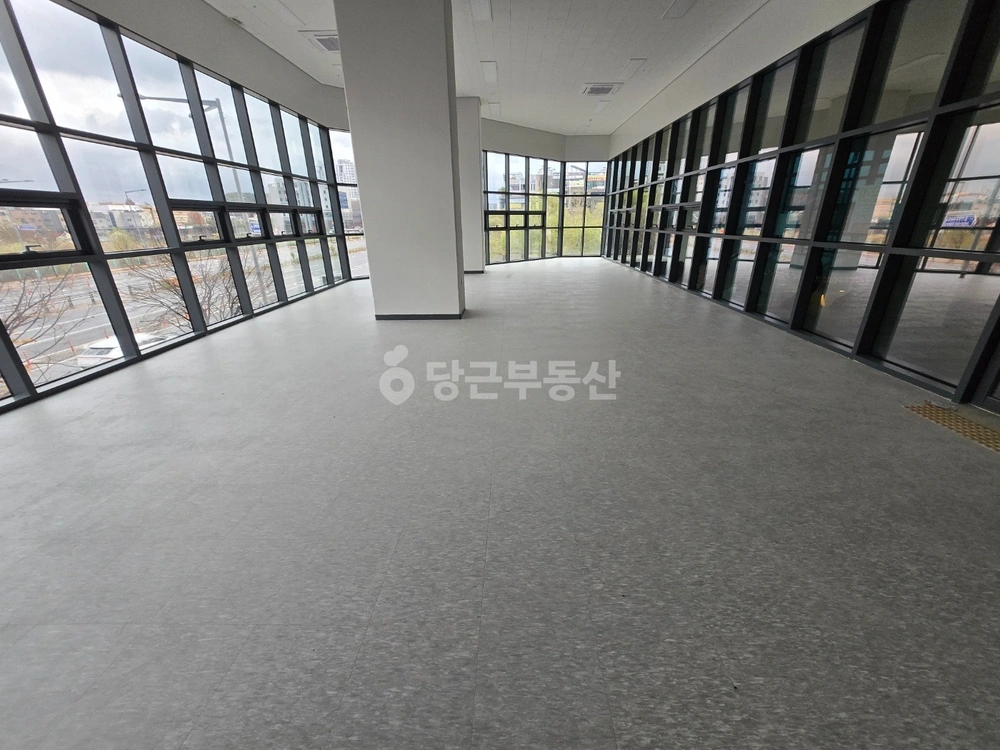 대전광역시 유성구 용계동 상가 사진 1