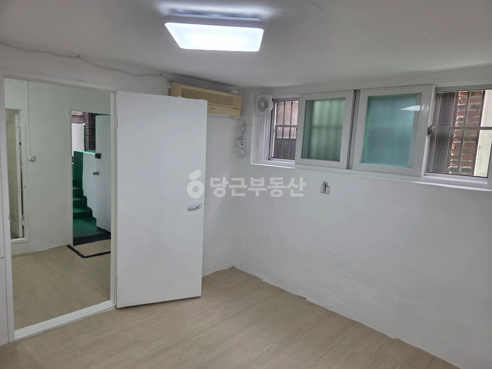 서울특별시 서대문구 창천동 원룸 사진 1