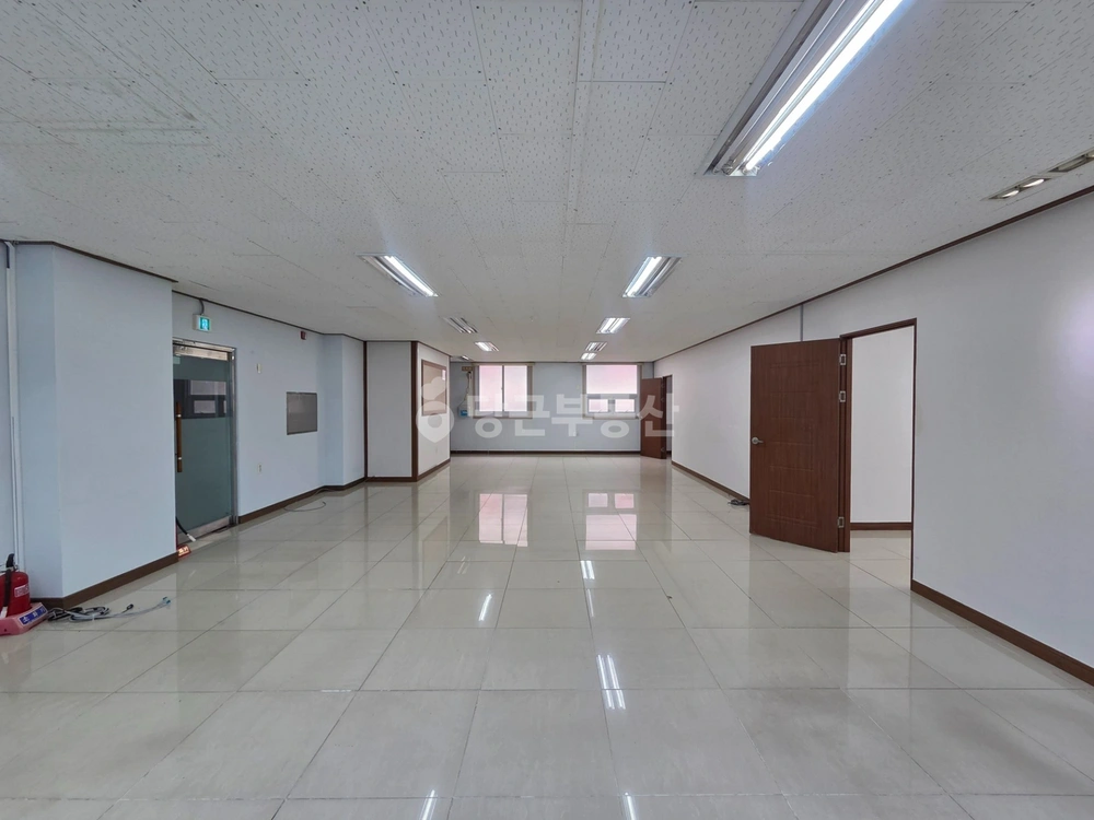 부산광역시 연제구 연산동 상가 사진 1