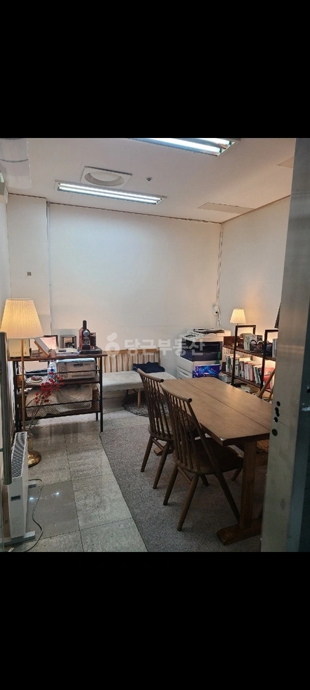 서울특별시 서대문구 창천동 상가 사진 1
