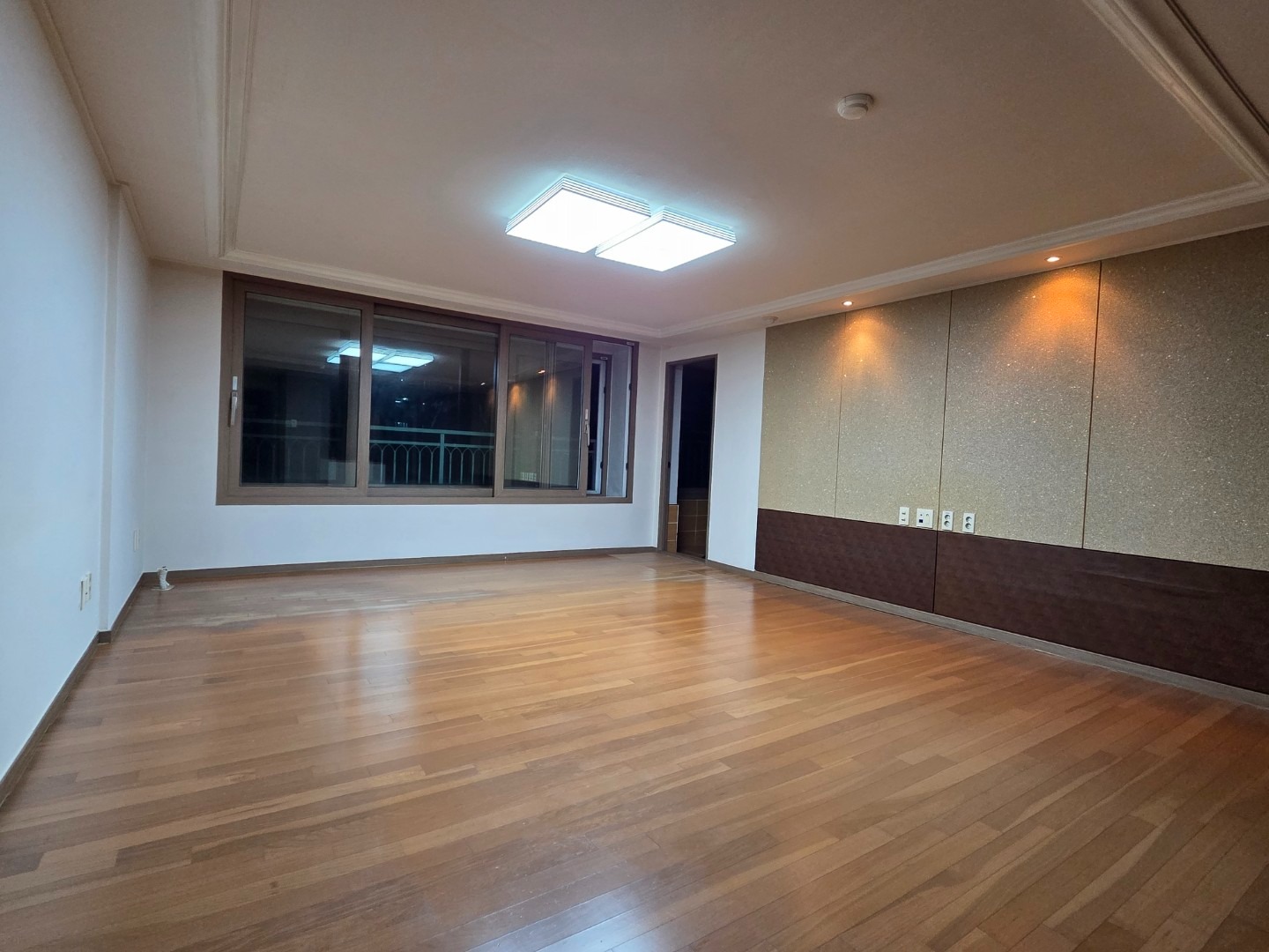 전남광주통합특별시 북구 운암동 아파트 사진 1